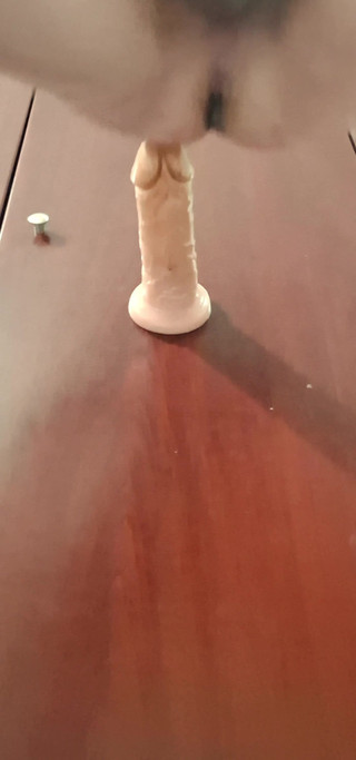 covo_sissy_cross: De pie por detrás con loca cachonda!