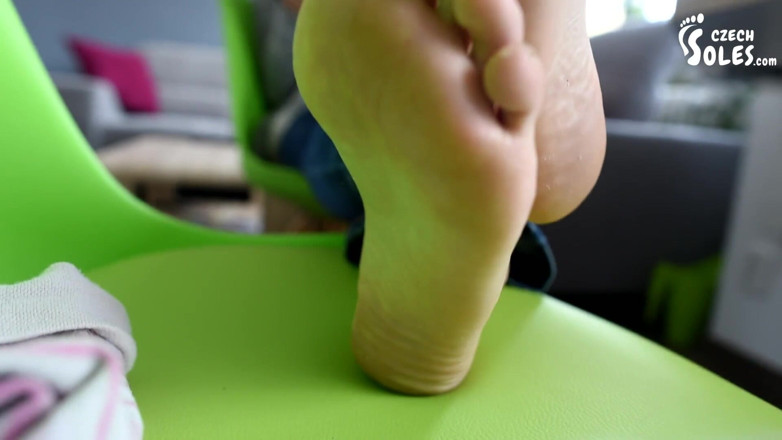 Czech Soles - foot fetish content: Idealne stopy na twarzy - POV