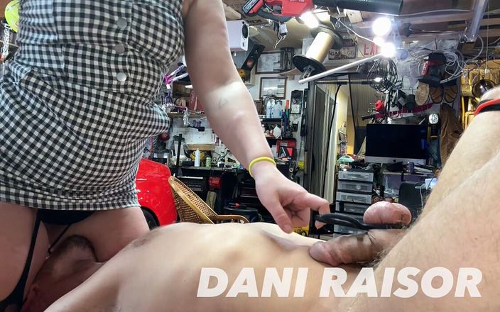 Dani Raisor: Ballbusting quickie innan en het sexband blir stångad för återbetalning