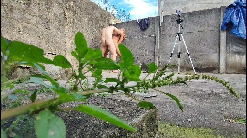 carmonaoficial: Ormandaki kamera iki heterosun seviştiğini çekiyor