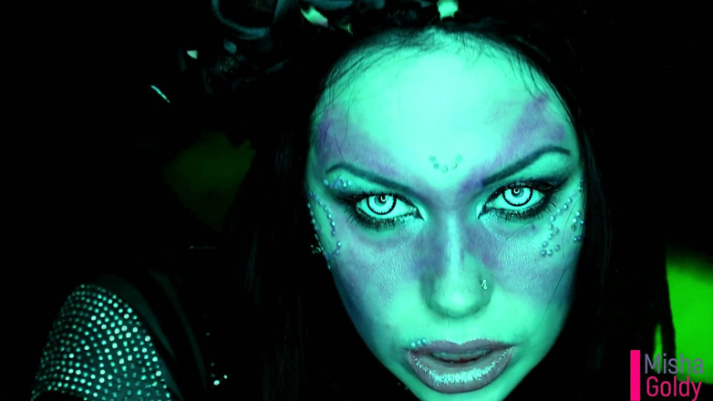 Goddess Misha Goldy: 悪魔の選択:永遠に苦しめられるか、生きたまま飲み込まれるか