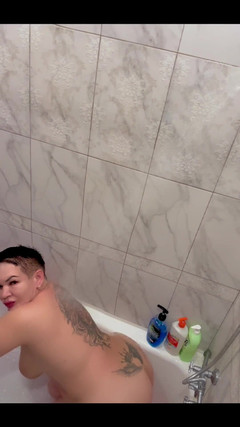 KarmenMilf: Čas na sprchu