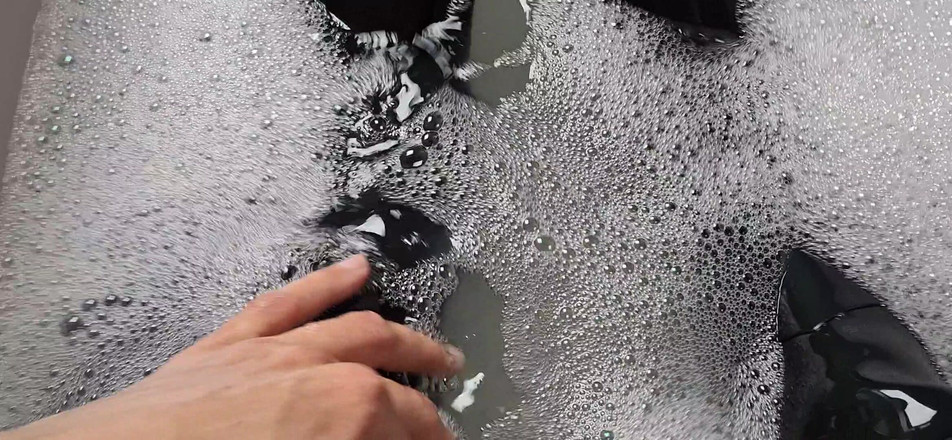 Dreamofevolution: Menekşeler mavi, güller kırmızı ve avcı çizmeleri siyah