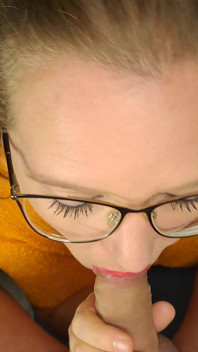 I Din't Expect That Much Cum - boquete em primeiro plano e facial