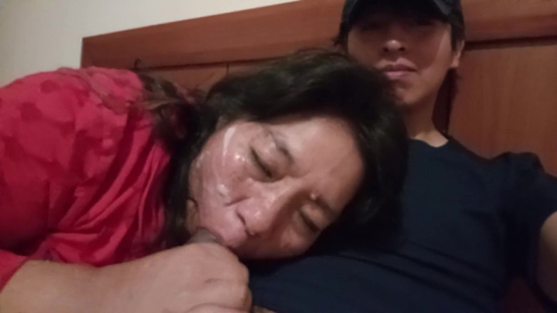 Moo DBOXXX: 음탕한 죄를 범하는 미시 기독교, 그녀는 나에게 중독되었다
