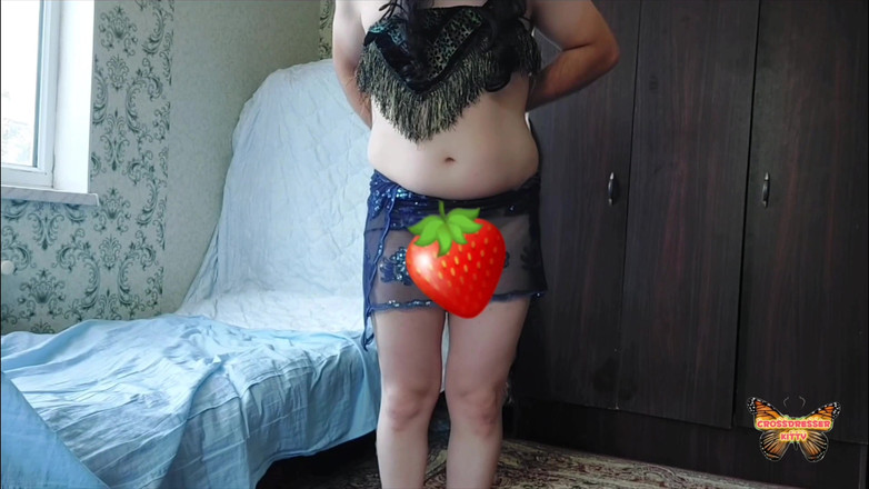 Kitty_Cross: Model amatir dengan pantat bahenol dan pantat bahenol crossdresser mesum...
