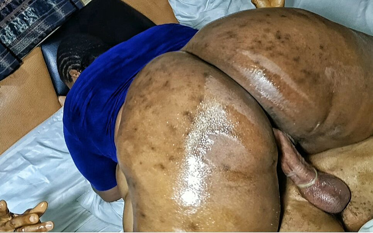 Ebony Round Ass (Bangweather)