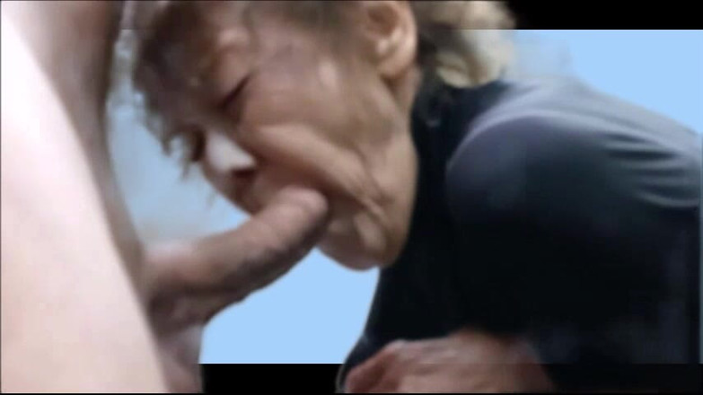 Cock Sucking Granny: La nonna di 80 anni è un oggetto sessuale
