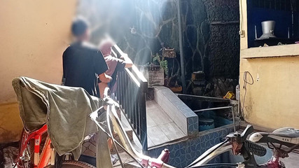 Famly sex: 她的继母太兴奋了