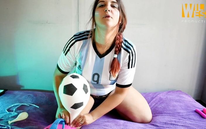 WildLooner: Argentinian Football, Fun Has a Squirt with Ballons