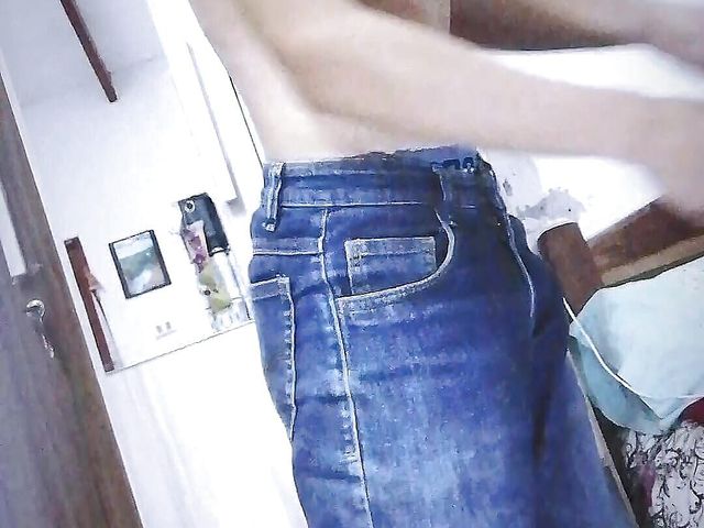 Gay Guy Comes Home From School and Masturbated (Yerhaldo)