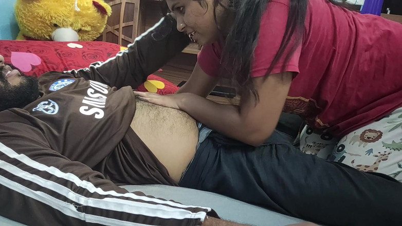 Vaishnavysharunraj: Mädchen verführt jungen und macht romantik mit hartem blowjob