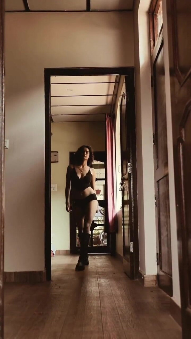 Ramp Walk Lingerie Sexy Walk Love It (BoobShell) Ramp Walk Lingerie Sexy Walk Love It (BoobShell)