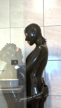 Sprcha po nahrávání s Gloomy Babe - Alex Latex