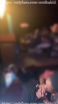 Sála mu ptáka v soukromí