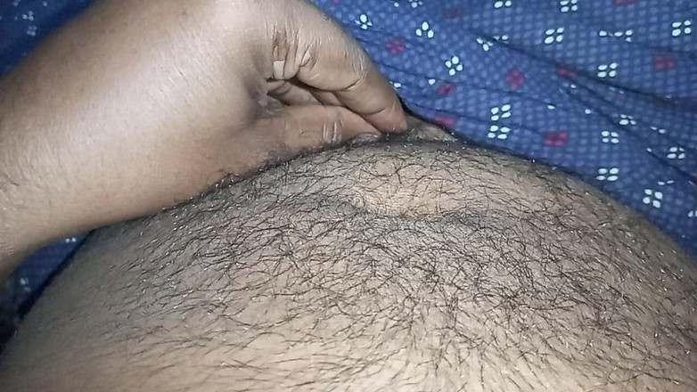 Sweet Indian cock: Indischer schwuler junge lutscht und leckt möpse