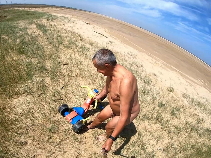 Andy: चलो 32 2025