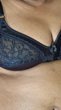 Puremature - une MILF asiatique se sent seule