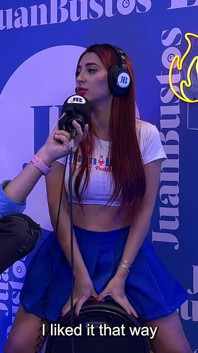 Jessica Sodi kommt, während sie ihre fantasien auf einer vibratormaschine erzählt