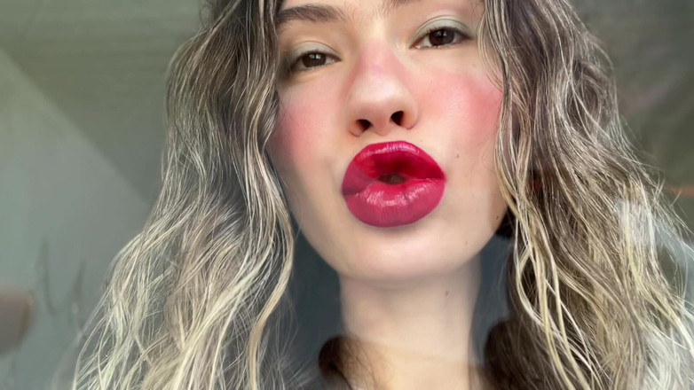 Rarible Diamond: Sensuale bacio rosso