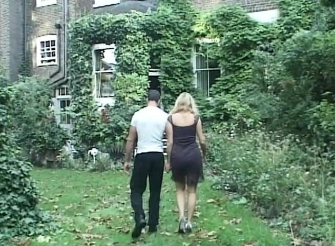 Analiscius: Spex babe consigue follada en sus dos agujeros
