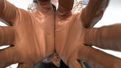 Lady Victoria Valente: Jak se dostat do nálady na sezení: mít možnost očichat...