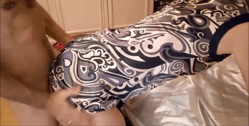 Sexy O2: 1526 - Puta branca, fio dental, cinto de liga, vestido de...