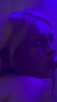 Chupando en el gloryhole