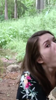 Scopa nella foresta con la mia sorellastra troia