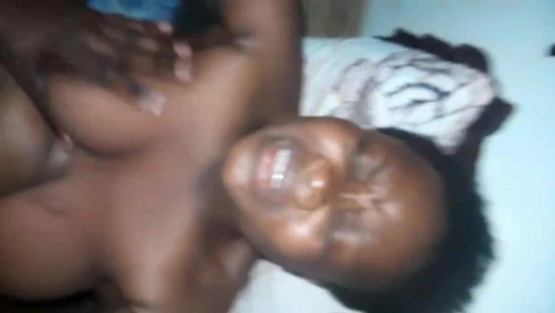 Mboggy: Ma Première Nuit De Baise Avec Une MILF