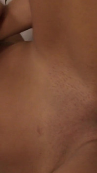 濡れたセックスシーン - 4_bustyブルネットのミルフが潮を吹きかけ、胸が精液で覆われるのを楽しんでいる