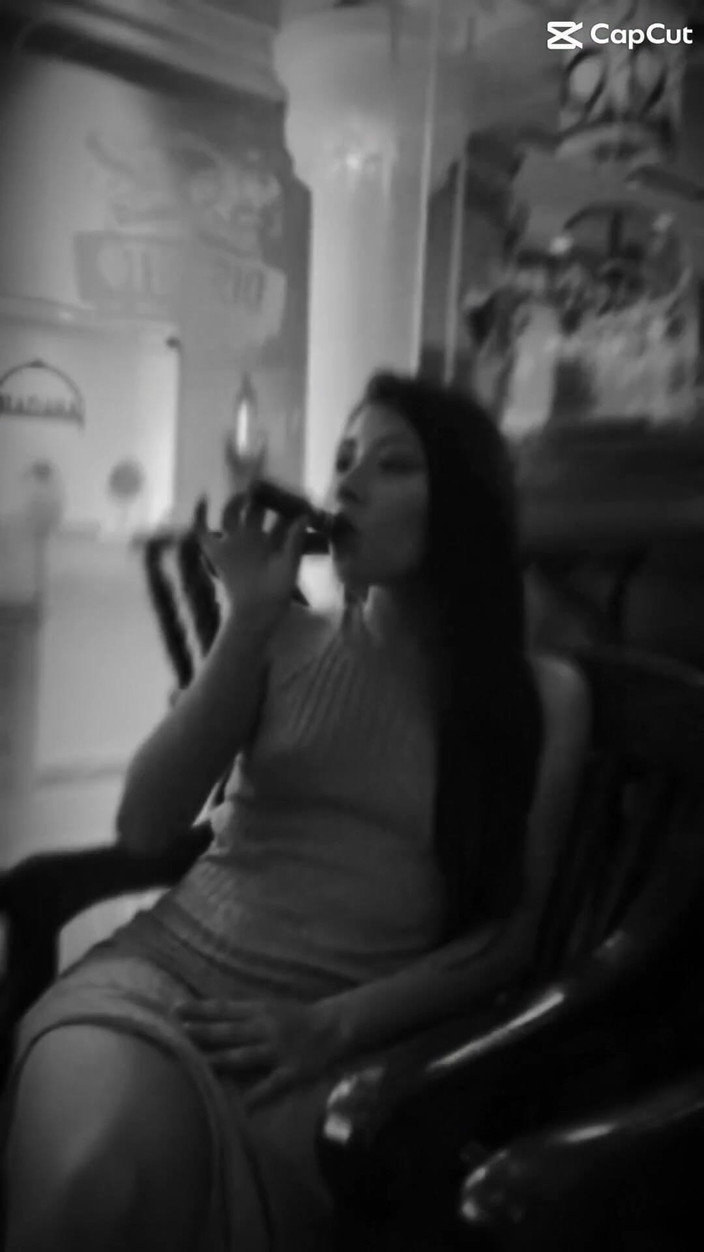 Vika_Sexting: Potěšení pro dva: Habano, skin a šeptandy