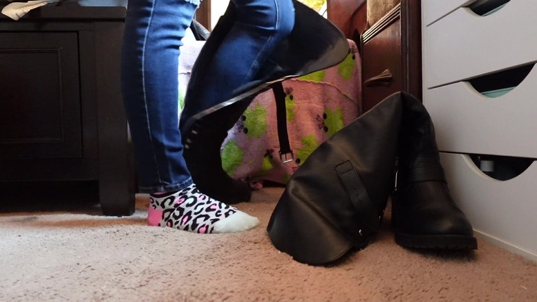 Raven Willow: Leather Boots &amp; Sweaty Feet