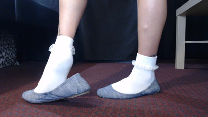 Abby Anna: Calzini arrapati la balletto grigia gioca con le scarpe
