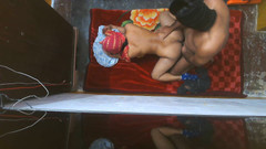 Busty Banuu: Une soubrette sexy gorgé de lait se fait baiser