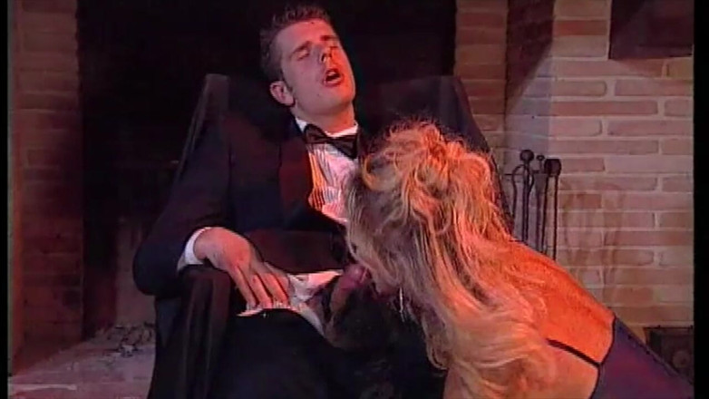 Inthe MILF room: Pesta seks di rumah Count: 3 pelacur domba membawanya ke pantat