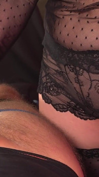 POV - Mučení po orgasmu od dojícího stroje - sledujte, jak se váš penis tvrdě vysává