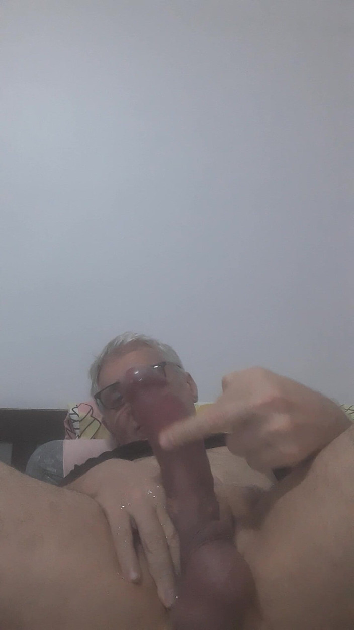Big uncut hard cock: Fontane wytryski potwór kutas
