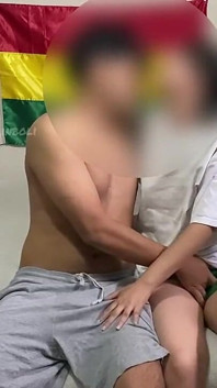 Pełny film niewinna 18-letnia studentka rzuca porno ze swoją najlepszą przyjaciółką