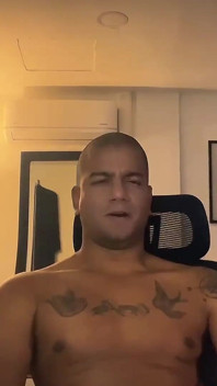 Un gay soumis pervers humiliant