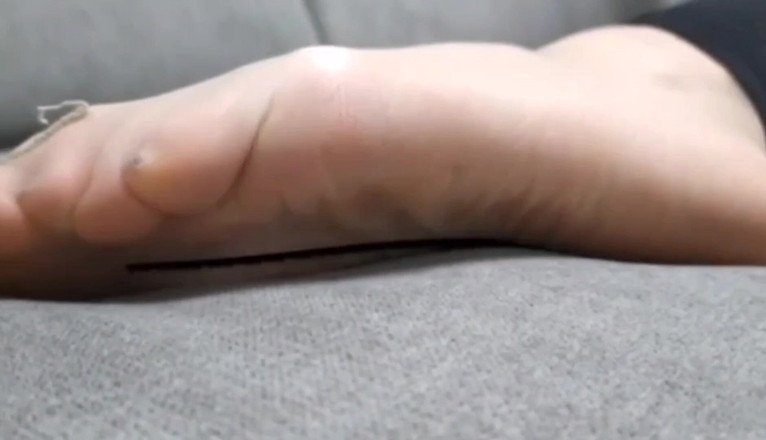 Yvonne: Relaxează-te în ciorapi