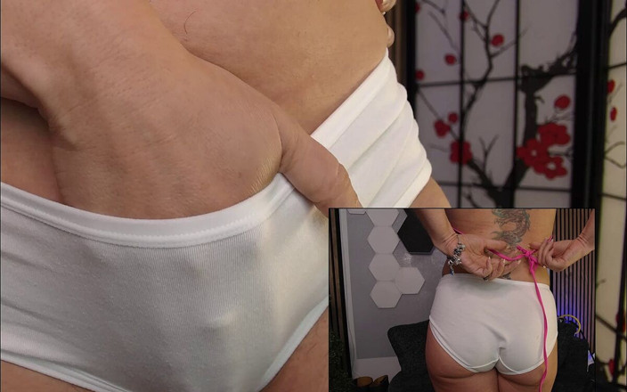 Annika Rose: Orgasmo en bragas de abuela