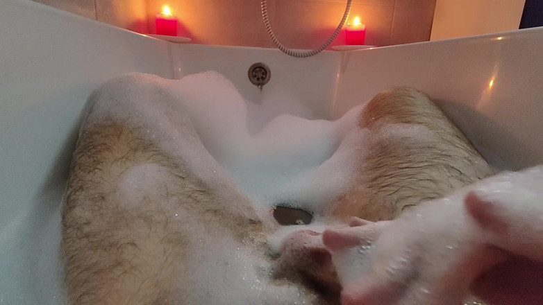 Hidden Horny Smile: Cubierto De Espuma - Mi Intenso Acabado En Solitario De Baño