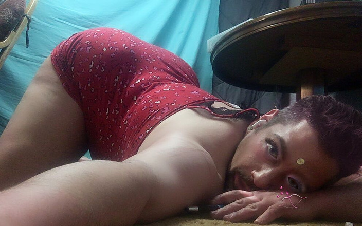 King Of Crossdress: Heiligercow