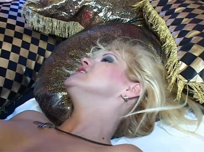 XTime Vod: Pussy licking dildo playing fingering
