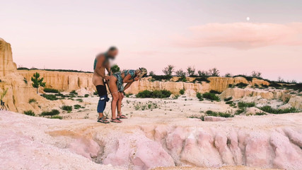 Sportynaked: Ngentot di ngewe saat matahari terbenam