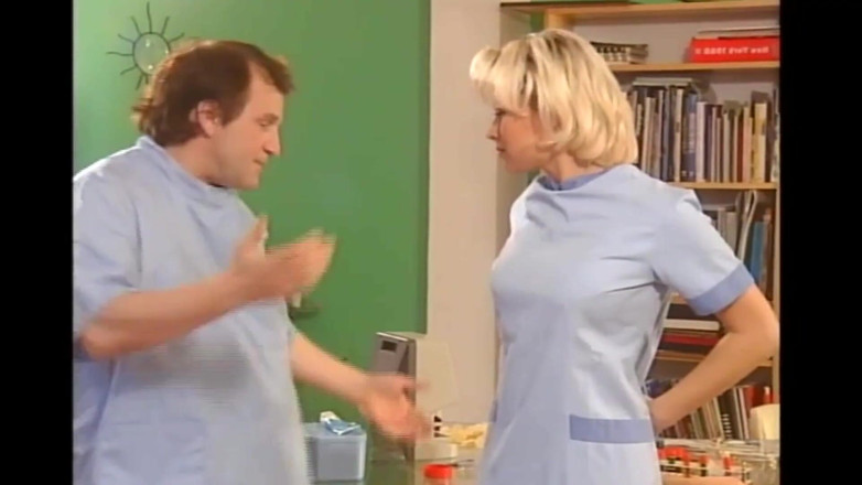 Vintage megastore: L’infirmière spéciale d’un docteur coquin adore les bites bien dures