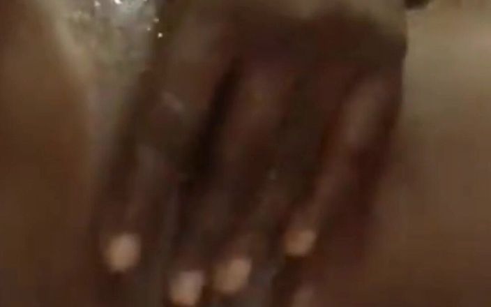 Barqueen: I Can't Stop Squirting