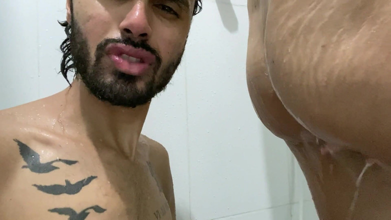 Leandro e Asafe: Attivo Mostra Come Succhiare Un Cazzo Passivo