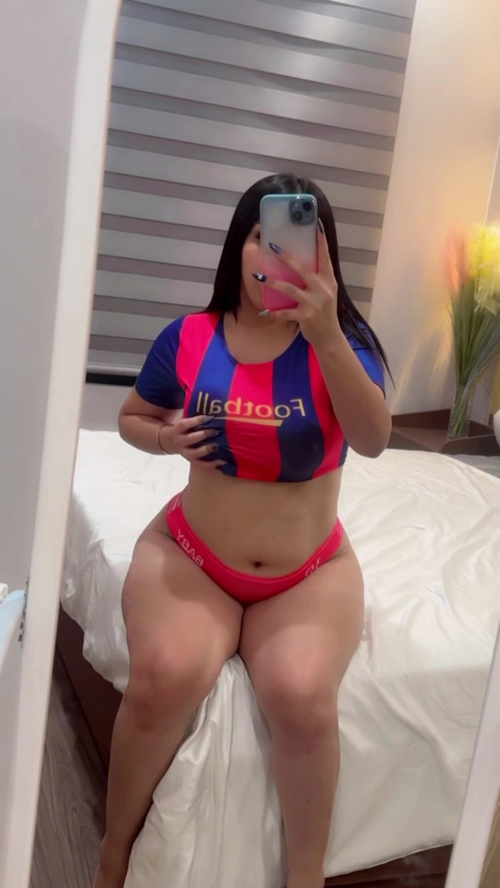 Iranian lara: Soție sexy din Barcelona solo